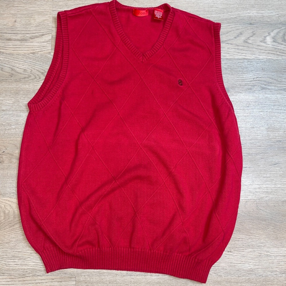 IZOD Mens Sweater Vest Size Medium Red Argyle Diamond Knit 100% Cotton